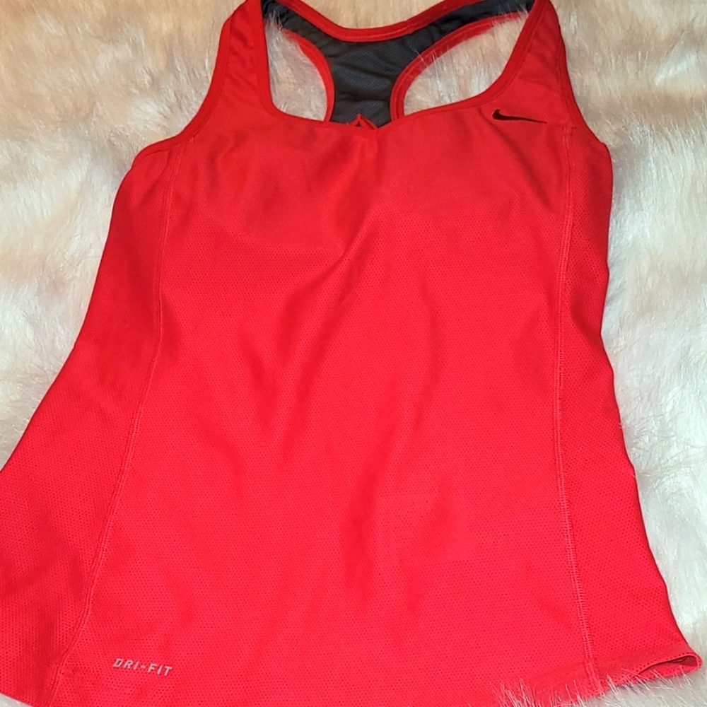 NIKE Women's tank tip with built in sports bra